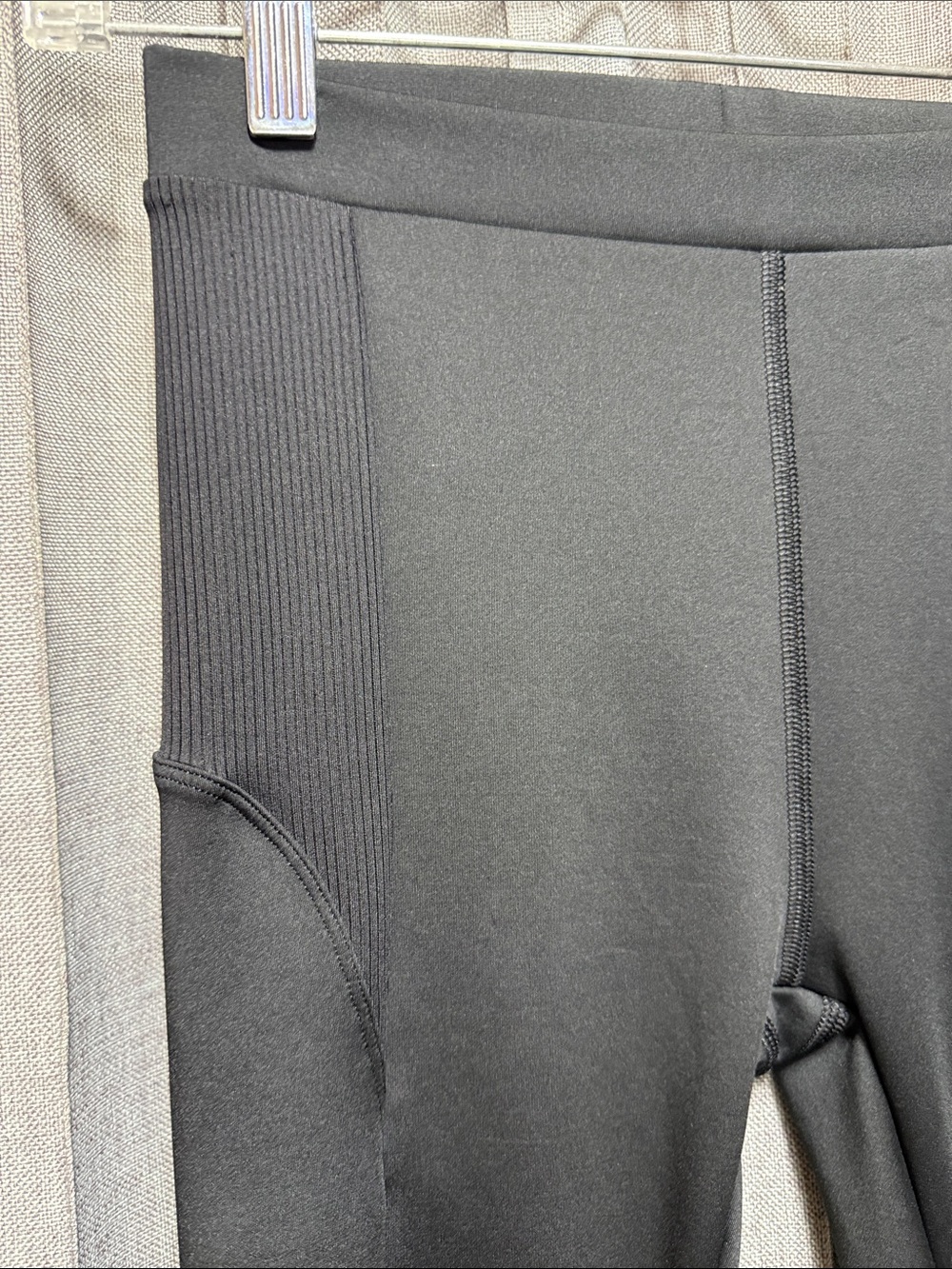 ALO Black High-Rise Athletic Leggings - Picture 2 of 4
